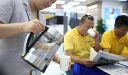 快递员吃瓜群众,揭秘快递行业幕后趣闻