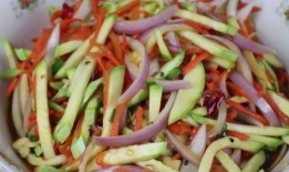 白瓜凉拌怎么吃,白瓜凉拌，简单美味家常菜