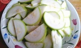 吃茄瓜功效,营养丰富的健康佳品，养生保健的天然良药