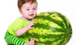 怎么给孩子吃瓜,如何科学合理地给孩子吃瓜