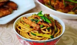 吃瓜拌面,夏日消暑美食新风尚