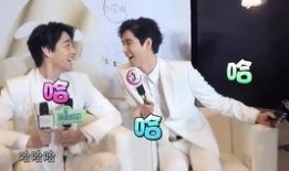 女追男吃瓜,一场甜蜜的瓜田奇遇记