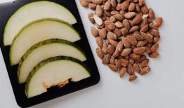 瓜宝吃泥螺,瓜宝的泥螺美食之旅