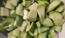 白瓜凉拌怎么吃,白瓜凉拌，简单美味家常菜