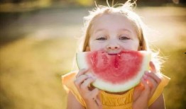 育儿吃瓜,轻松应对育儿过程中的酸甜苦辣