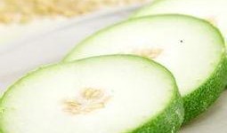 来姨妈密瓜吃吗,“经期女性适宜食用密瓜的养生之道”