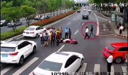 吃瓜群众撞车事件,事故现场引发热议