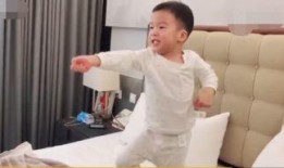 吃瓜群众和妈妈,一场家庭爱的盛宴