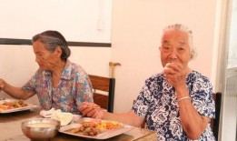 曲阜老头吃瓜事件