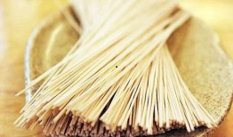 三个瓜吃挂面,探寻传统美食的韵味与传承