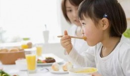 家长教孩子做吃瓜,家长教孩子动手做美味吃瓜