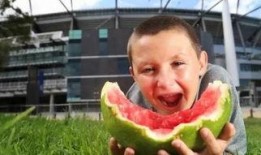 吃瓜男孩是什么,网络红人的崛起与影响