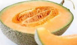 吃哈密瓜痛到上颚出血